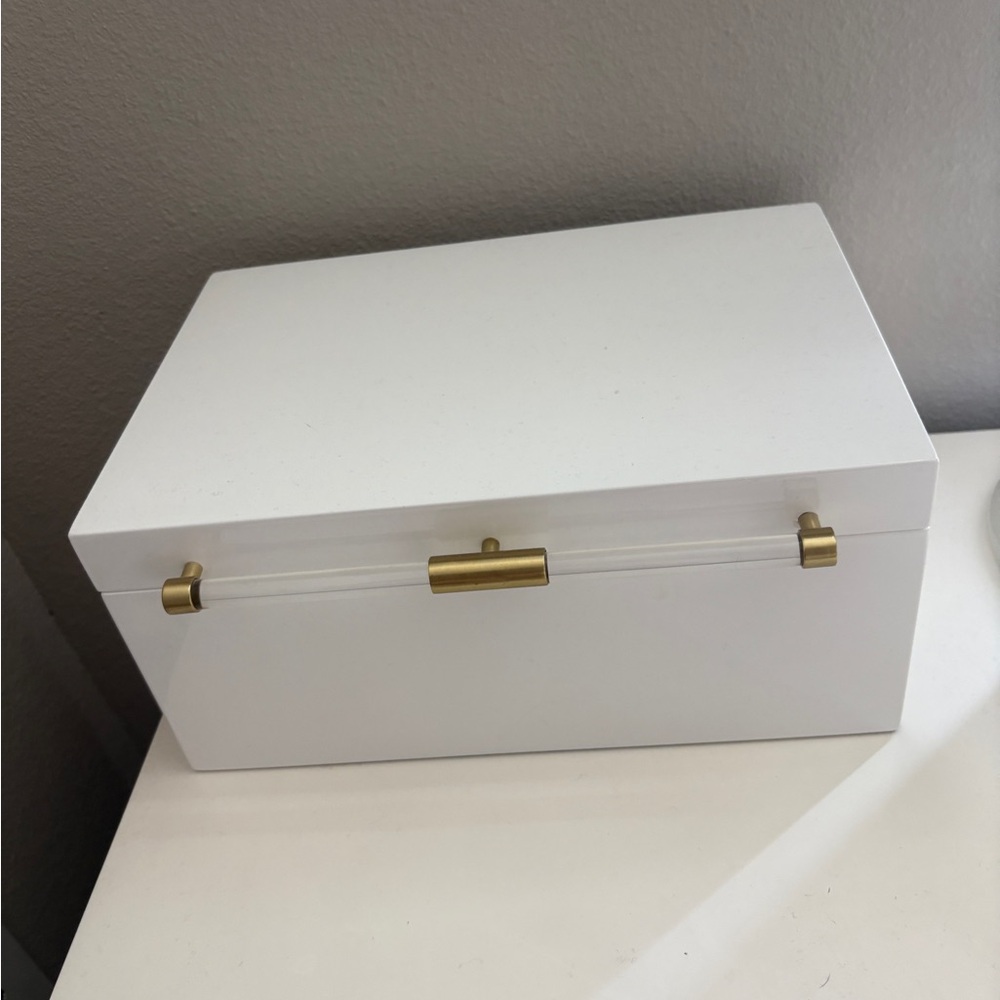 Kendra Scott Jewelry Box - Picture 3 of 5